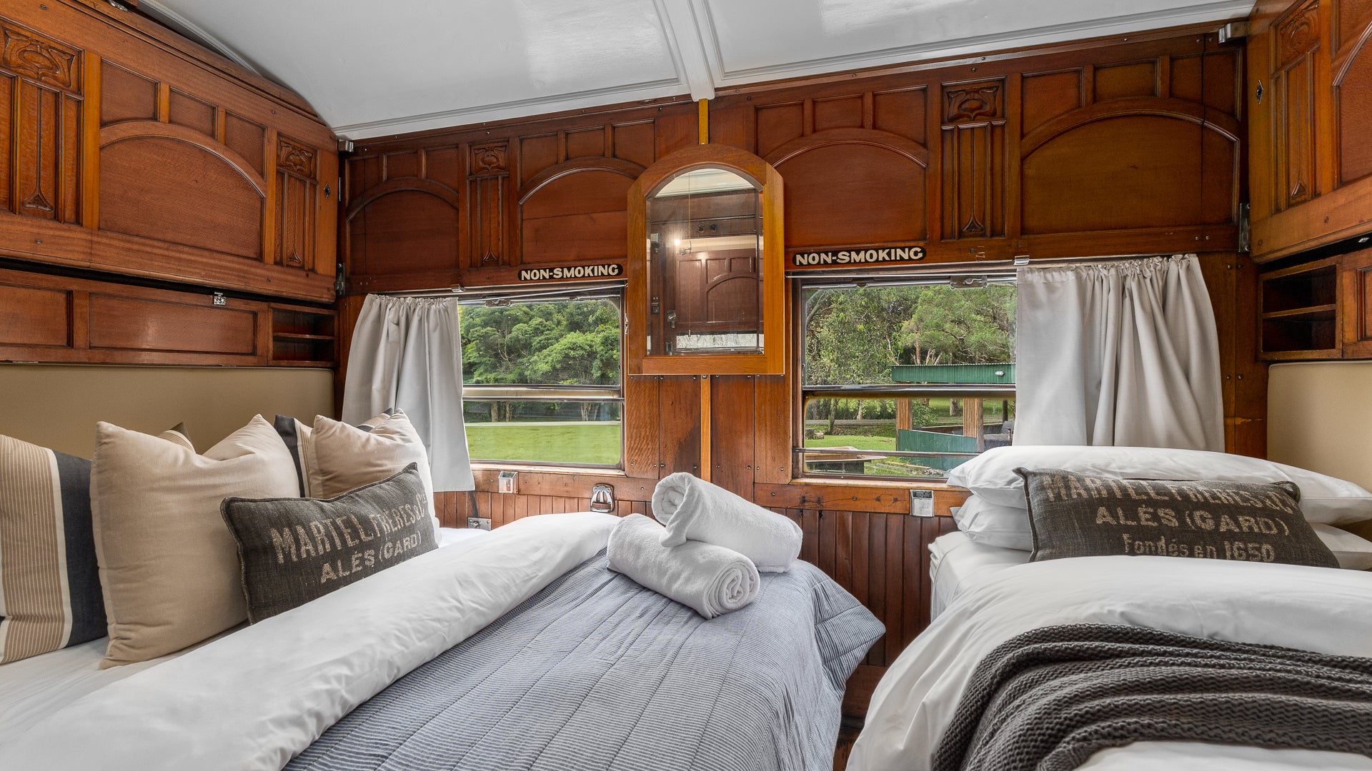 Angas Carriage