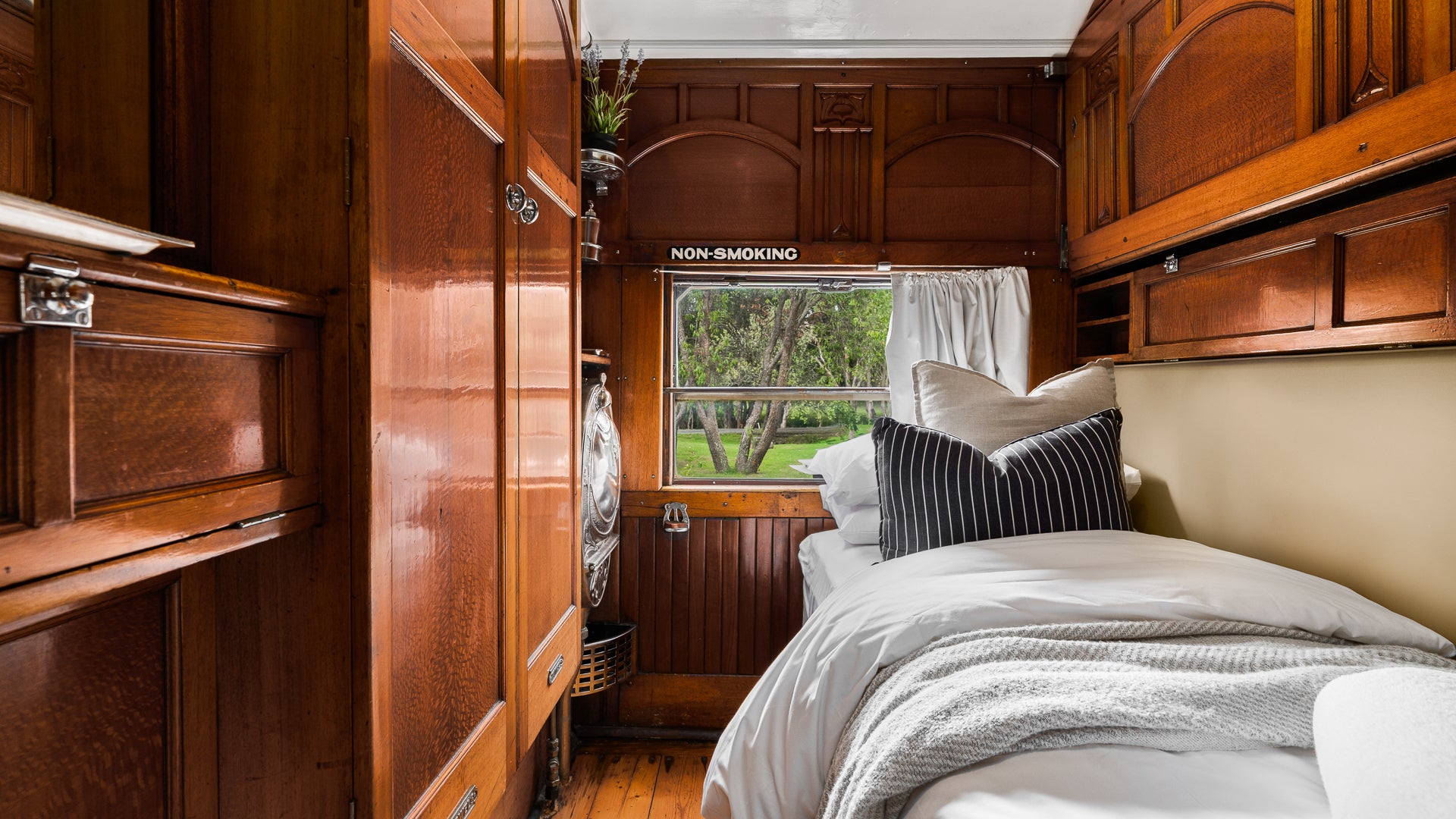 Angas Carriage